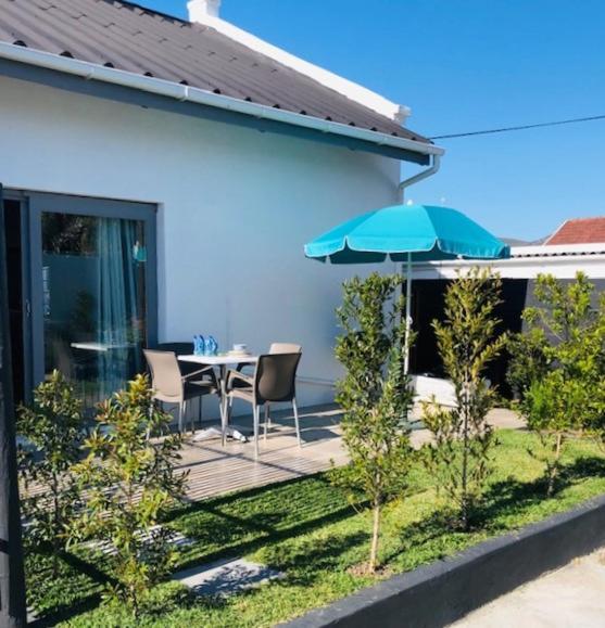 The Lily House Hotell Hermanus Eksteriør bilde